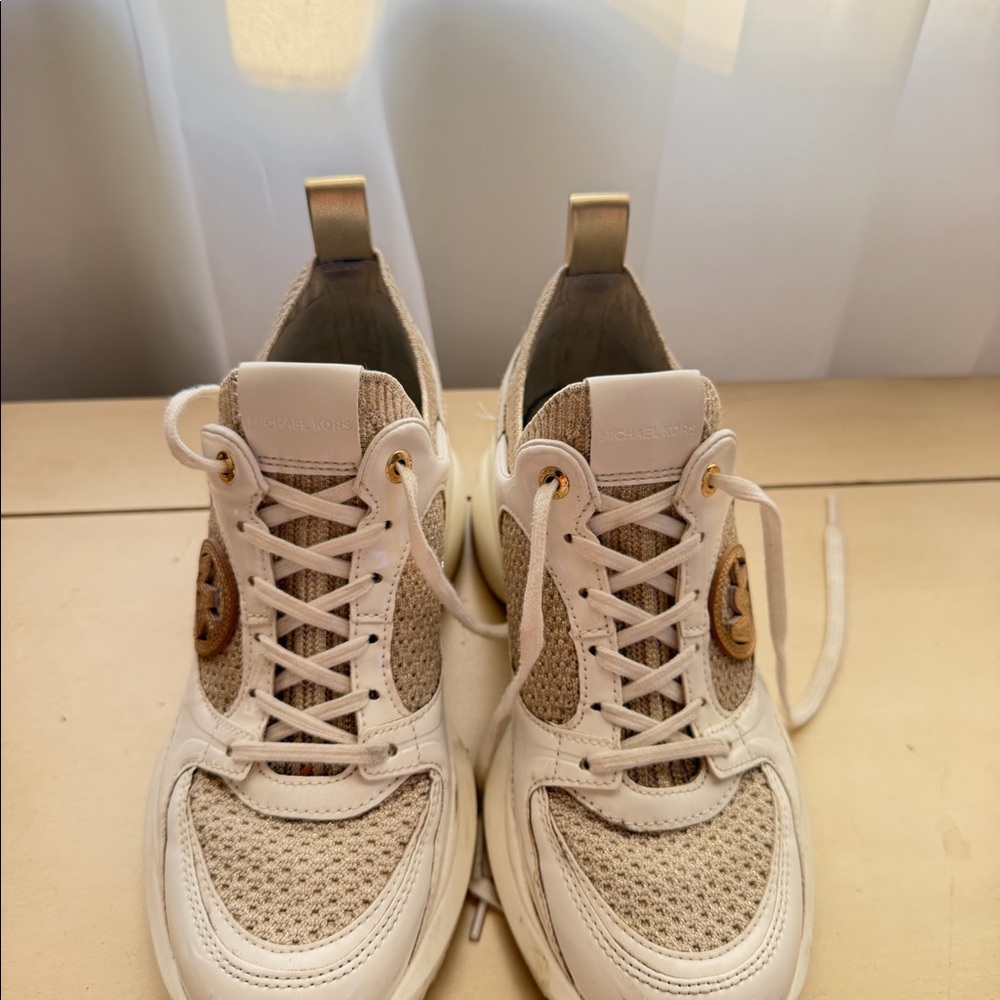 Sneakers - Picture 3 of 3